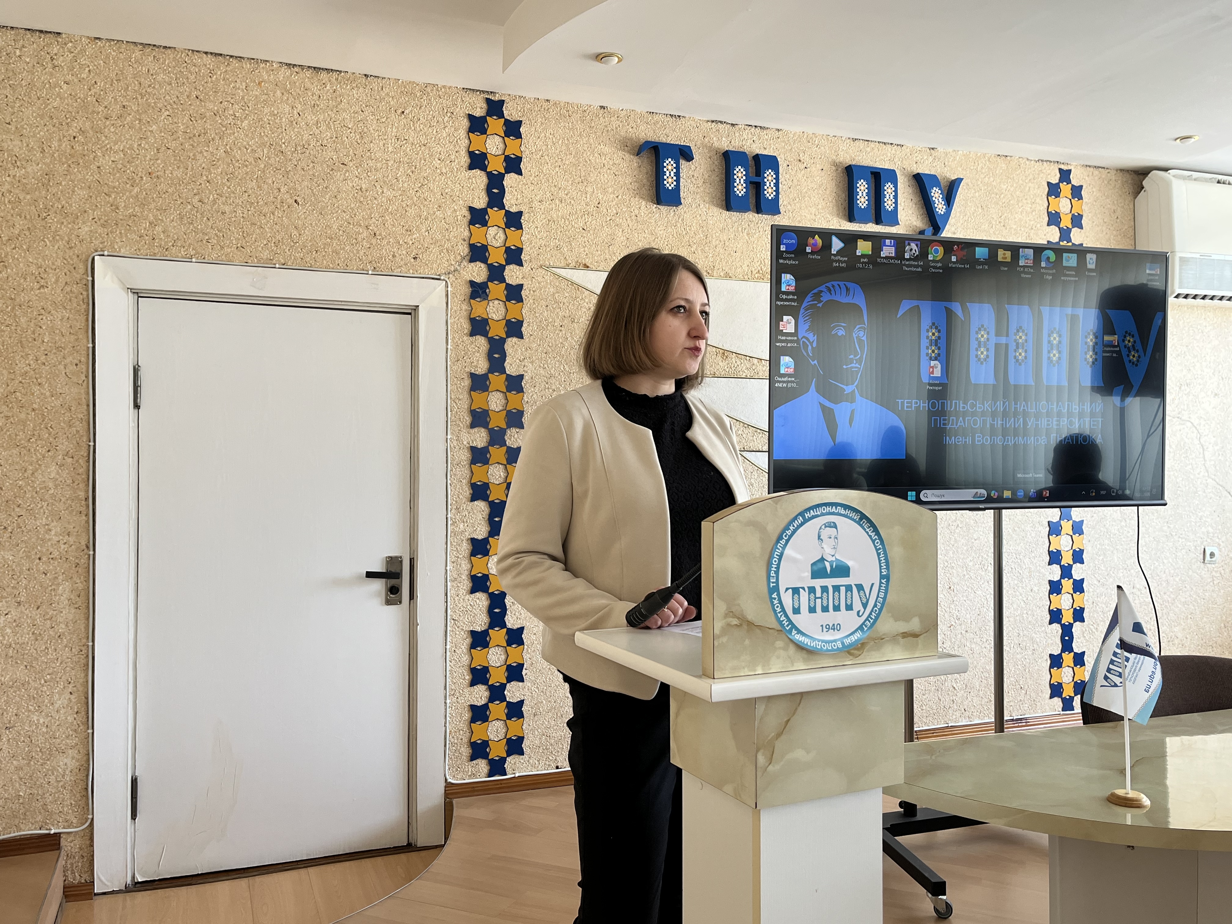 Nadiia Rakivska rozpochala zustrich zi vstupnym slovom